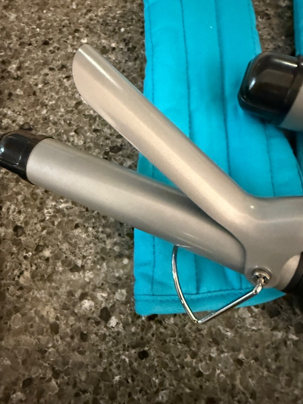 Lot of 2 Revlon Curling Irons 1” & 1.5” Perfect Heat Triple Ceramic RV050 RV051 - Picture 3 of 5